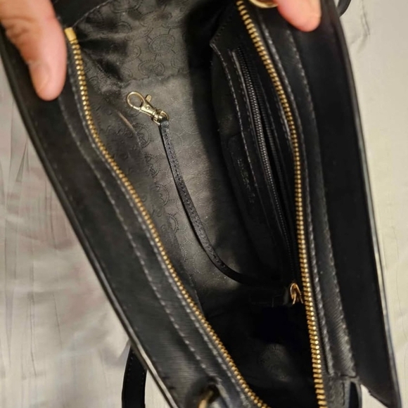 Michael Kors Mini Selma Black Handbag - Picture 3 of 4